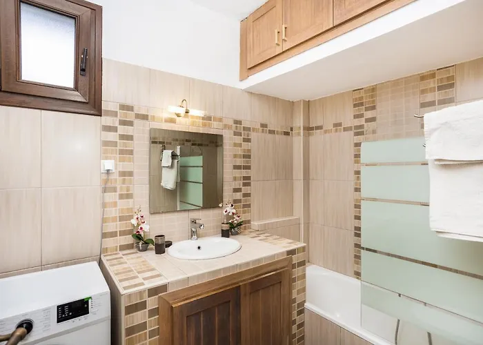 Twinstars With Courtyard And View Kalyves Polygyrou