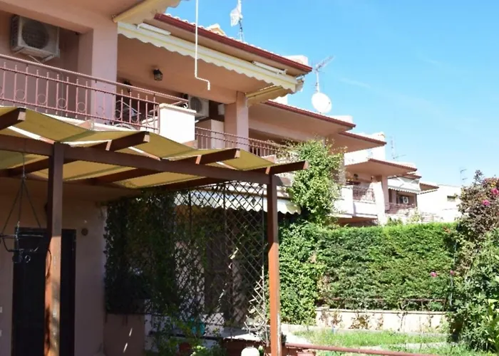 Twinstars With Courtyard And View Kalyves Polygyrou