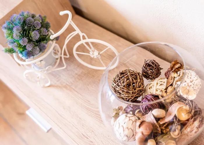 Twinstars With Courtyard And View *