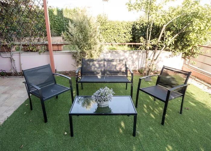 Twinstars With Courtyard And View * Kalyves Polygyrou