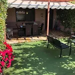 Twinstars With Courtyard And View Lägenhet