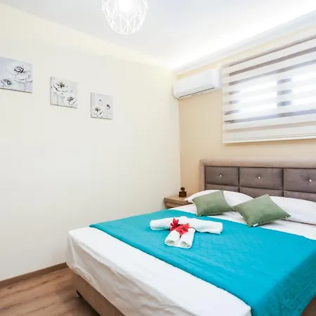 شقة Twinstars With Courtyard And View