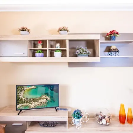 Twinstars With Courtyard And View *